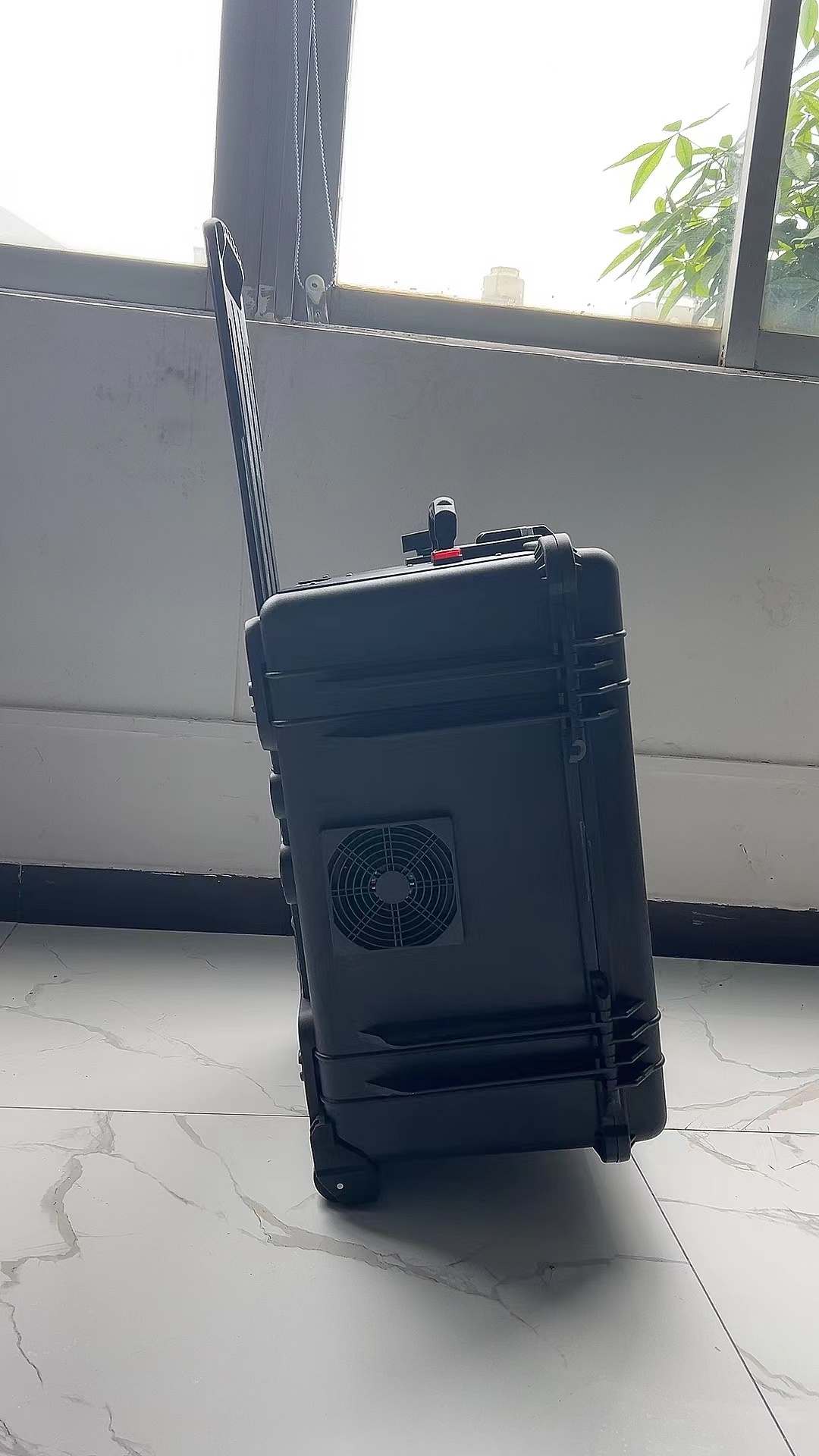 腾冲手拉箱型移动通信干扰器